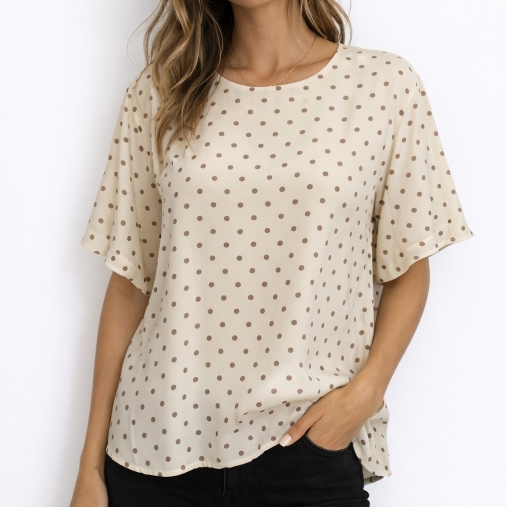 JH COLLECTIBLES Polka Dot Short Sleeve Landgirl Blouse